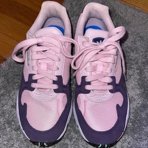 Adidas Torsión Sneakers